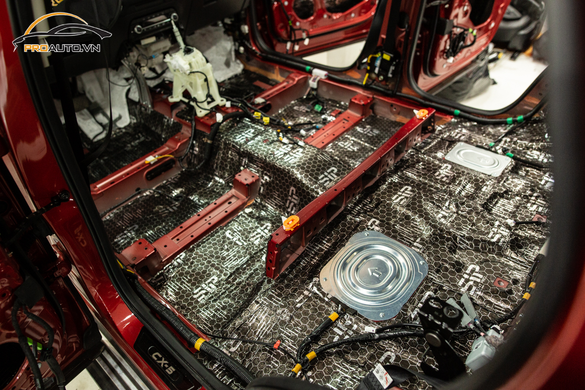 Cách âm sàn xe ô tô Mazda CX5