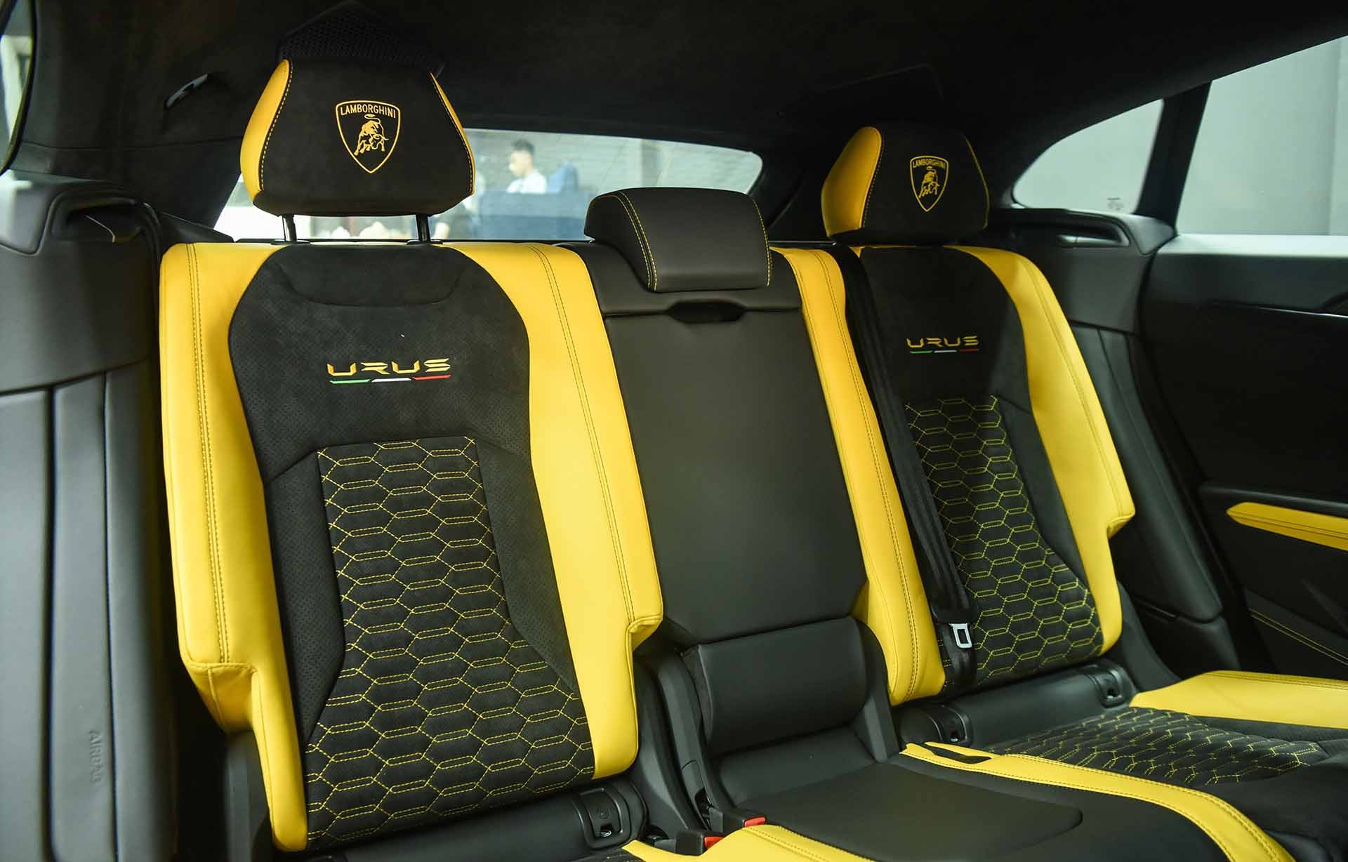 Hàng ghế sau của Lamborghini Urus