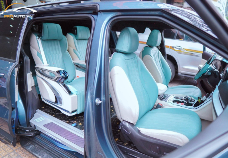 Độ Ghế Limousine HongYi với khung ghế rộng rãi, thư giãn tuyệt đối